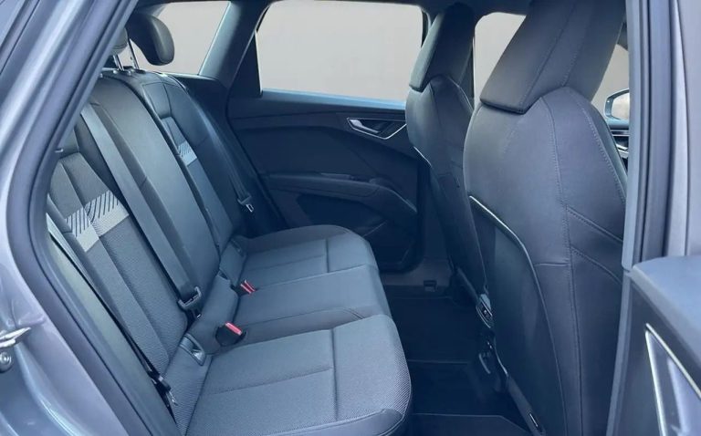 Audi Q4 e-tron 40 e-tron S line - photo 12