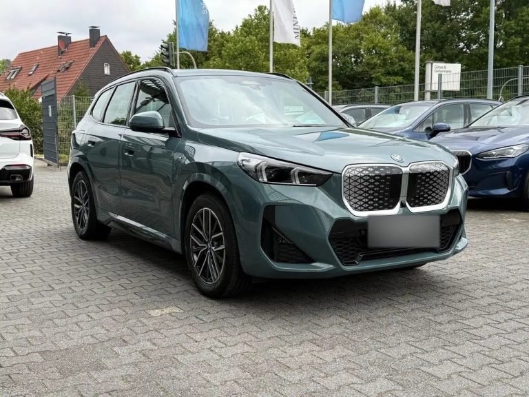 BMW iX1 xDrive30 M Sport