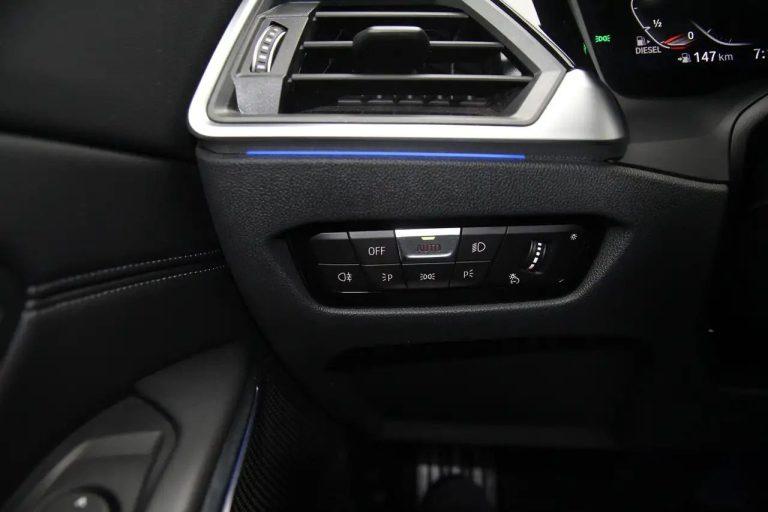 BMW Série 3 320d Touring Sport Line - photo 12
