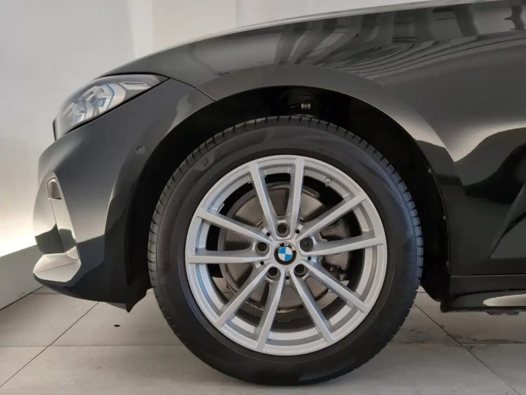 BMW Série 3 320i Touring - photo 10