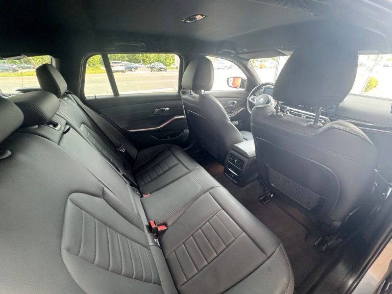 BMW Série 3 330e xDrive Touring M Sport - photo 15