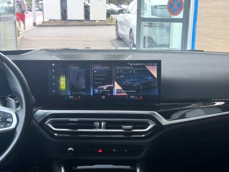 BMW Série 3 330e xDrive Touring M Sport - photo 17