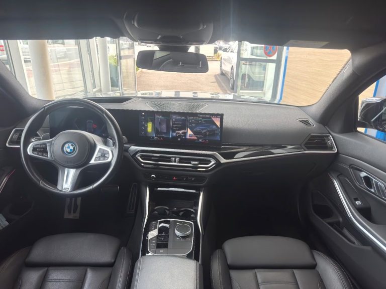 BMW Série 3 330e xDrive Touring M Sport - photo 18