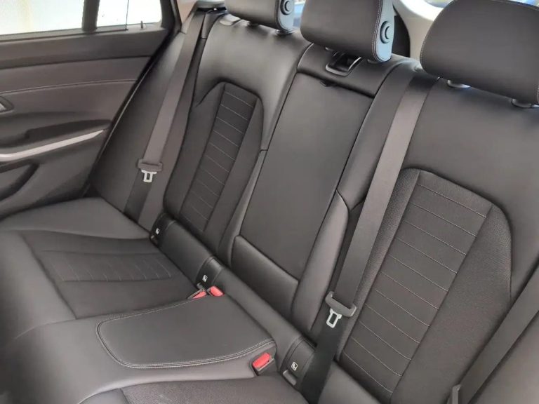 BMW Série 3 320i Touring - photo 4