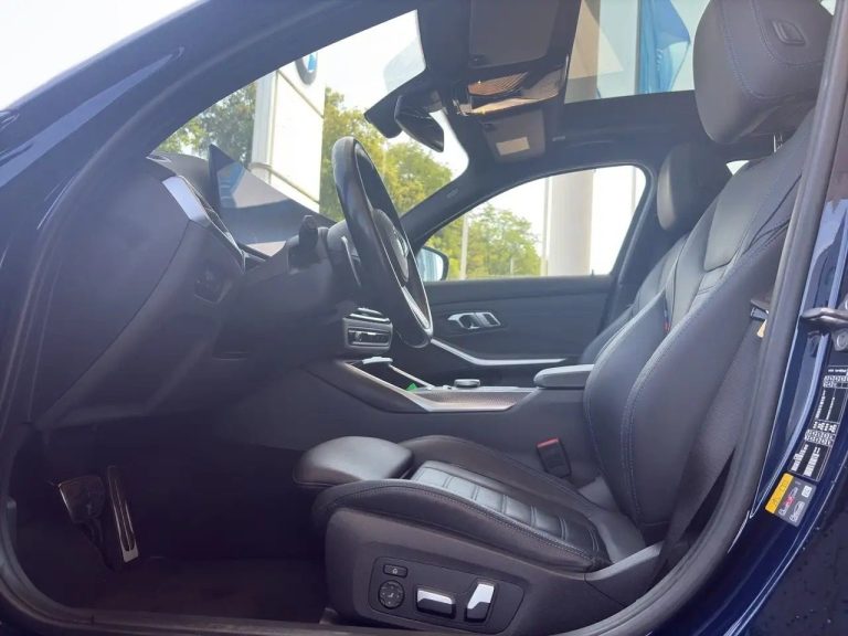 BMW Série 3 330e xDrive Touring M Sport - photo 7