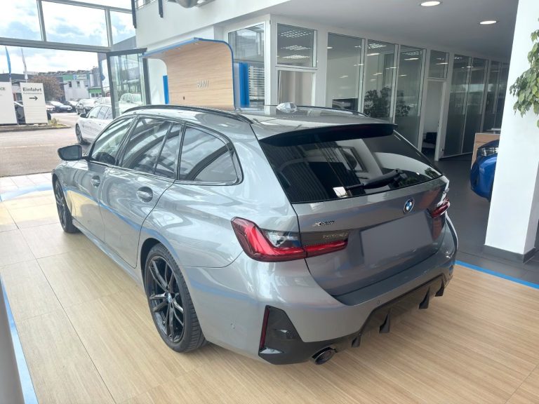 BMW Série 3 330e xDrive Touring M Sport - photo 7