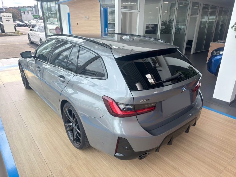 BMW Série 3 330e xDrive Touring M Sport - photo 8