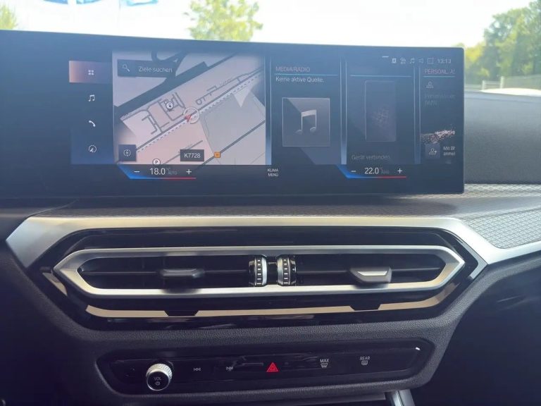 BMW Série 3 330e xDrive Touring M Sport - photo 9