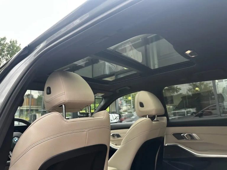BMW Série 3 330e xDrive Touring M Sport - photo 14