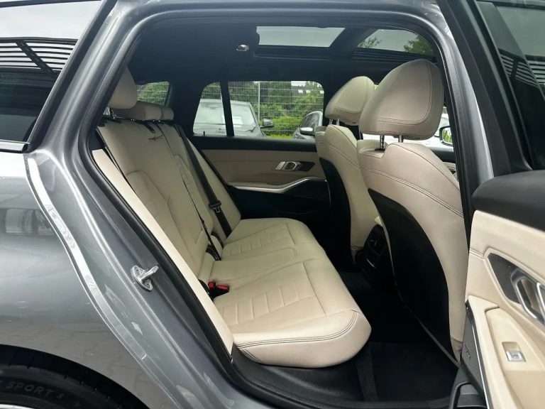 BMW Série 3 330e xDrive Touring M Sport - photo 18
