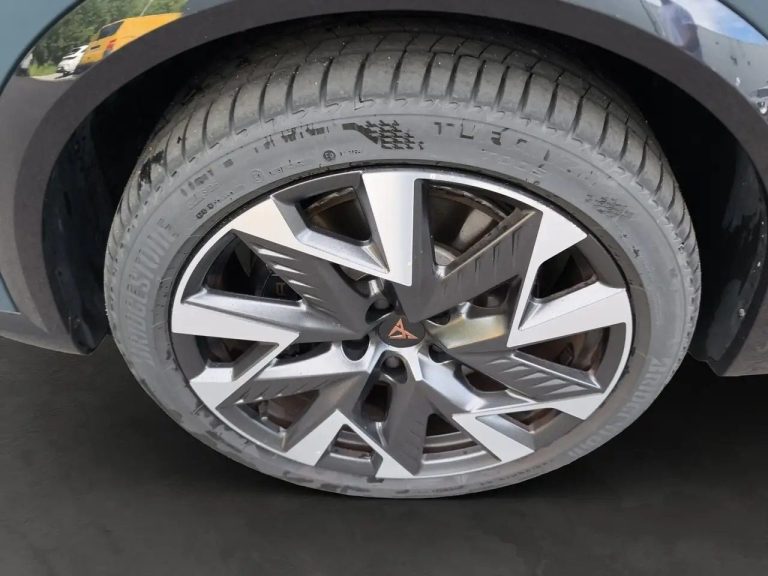 Cupra Formentor VZ 1.5 e-Hybrid DSG - photo 8