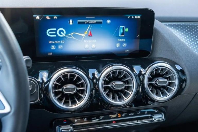 Mercedes-Benz EQA 250+ Progressive - photo 12