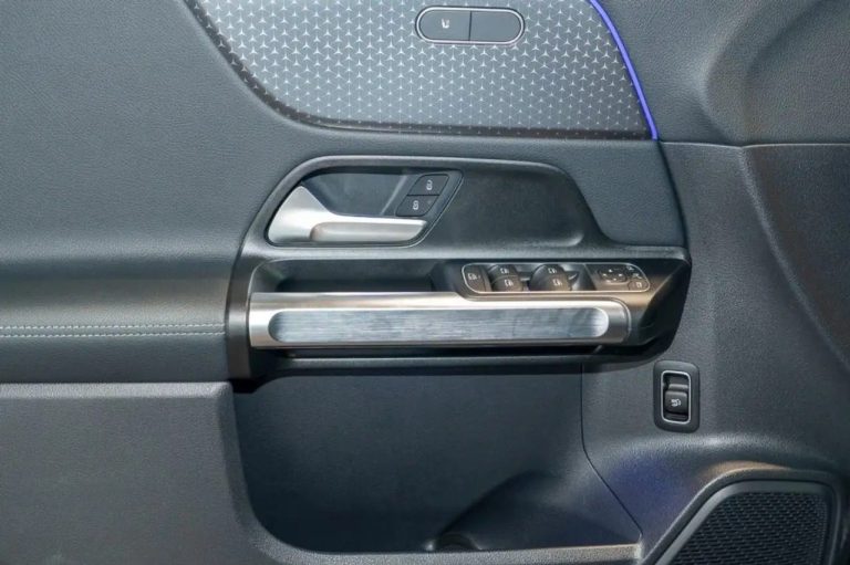 Mercedes-Benz EQB 300 4MATIC Progressive - photo 10