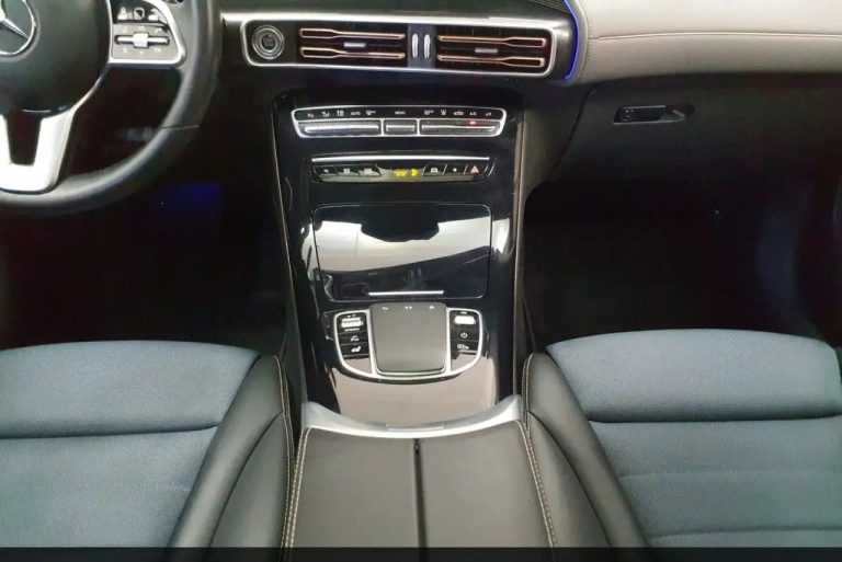 Mercedes-Benz EQC 400 4MATIC - photo 12