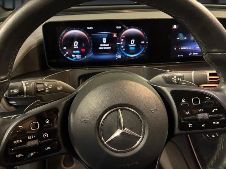 Mercedes-Benz EQC 400 4MATIC - photo 8
