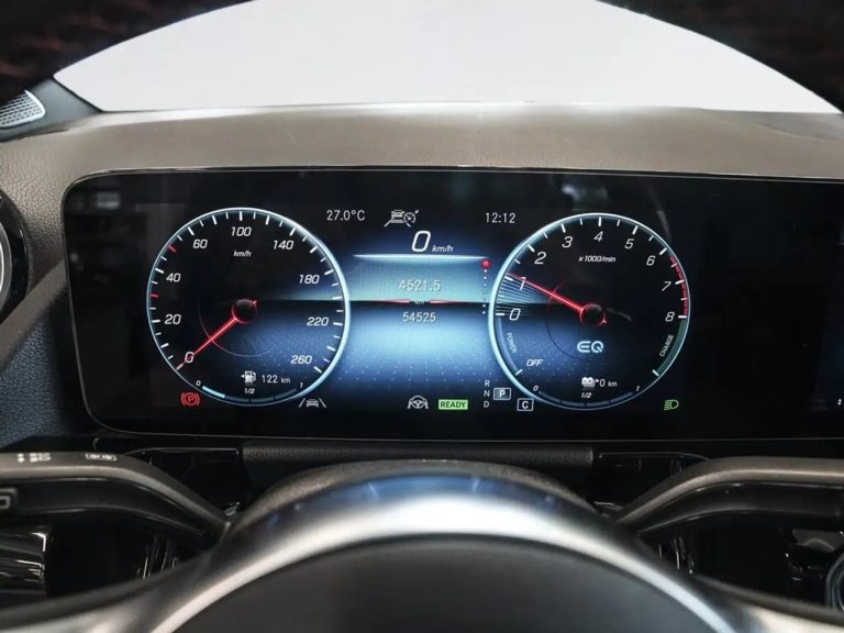 Mercedes-Benz GLA 250 e AMG Line - photo 11