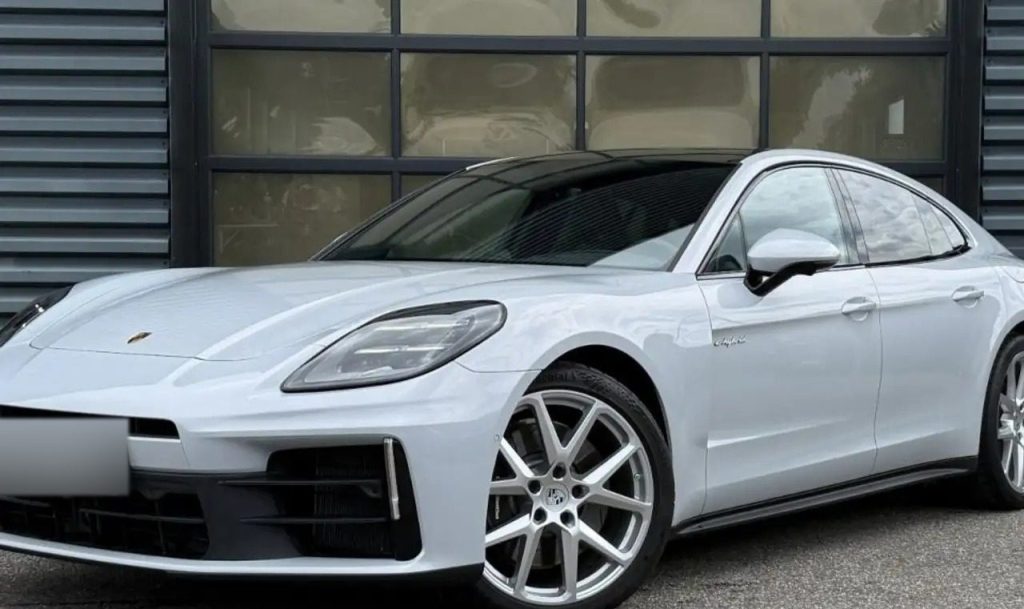Porsche Panamera 4 E-Hybrid