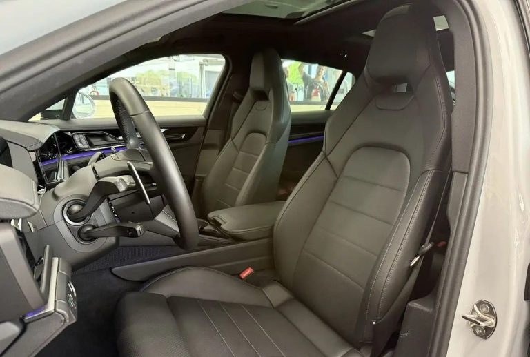 Porsche Panamera 4 E-Hybrid - photo 11