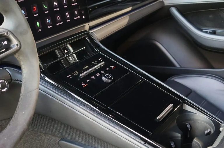 Porsche Panamera 4 E-Hybrid - photo 11