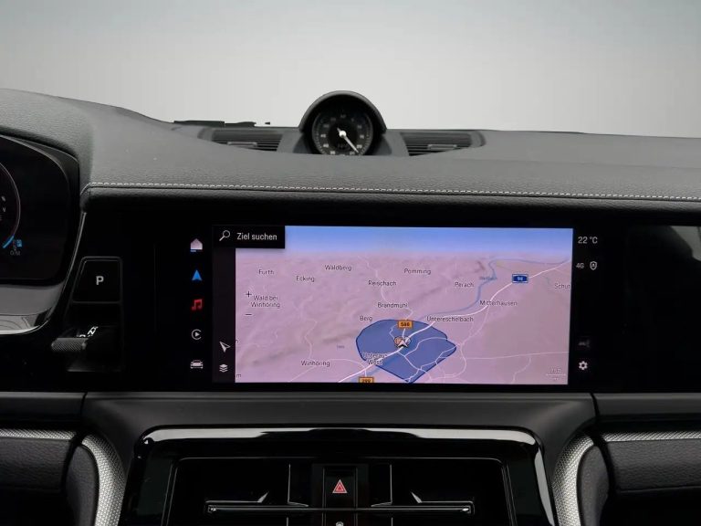 Porsche Panamera 4 E-Hybrid - photo 12