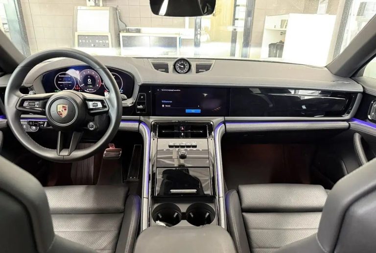 Porsche Panamera 4 E-Hybrid - photo 12