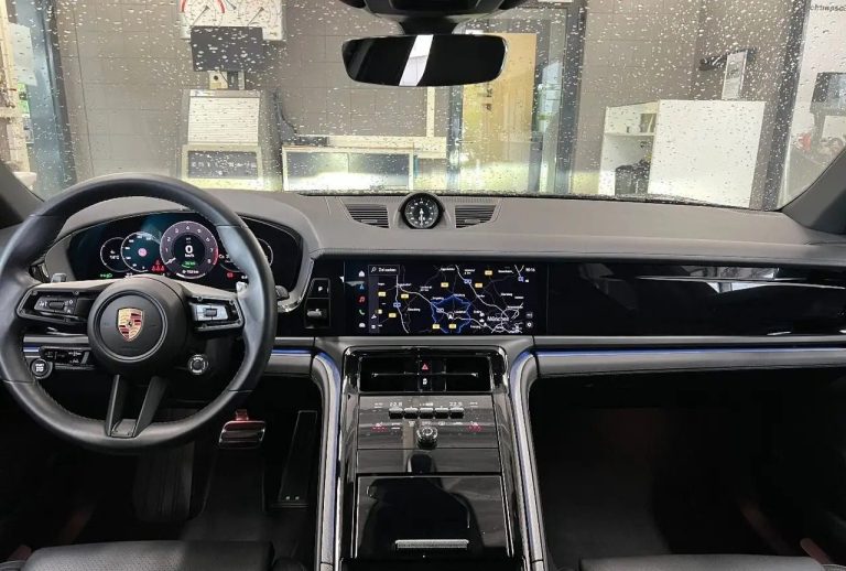 Porsche Panamera 4 E-Hybrid - photo 12