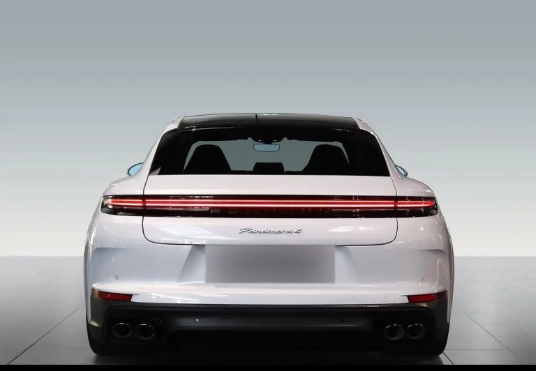 Porsche Panamera 4 E-Hybrid - photo 4