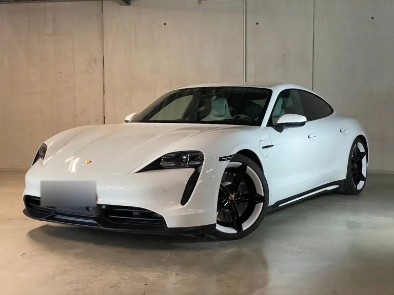 Porsche Taycan - photo 2