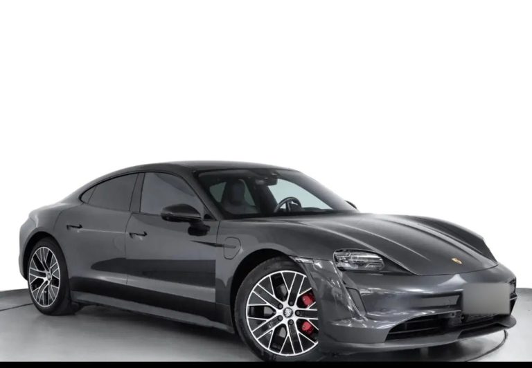 Porsche Taycan 4S - photo 9