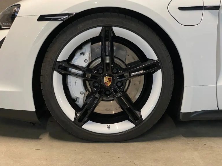 Porsche Taycan - photo 9