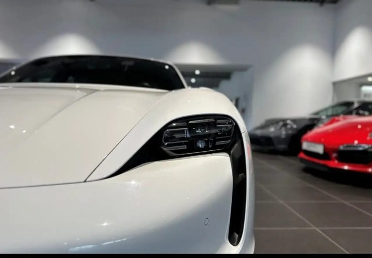 Porsche Taycan Sport Turismo - photo 11
