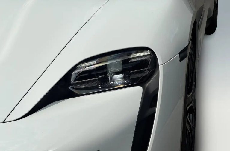 Porsche Taycan Sport Turismo - photo 11