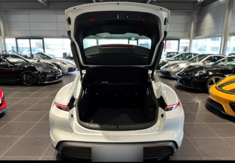 Porsche Taycan Sport Turismo - photo 13