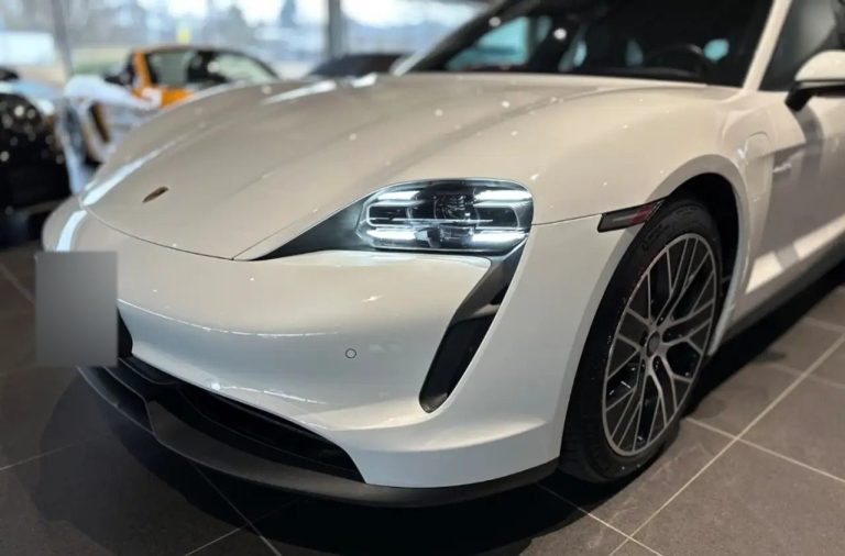 Porsche Taycan Sport Turismo - photo 16