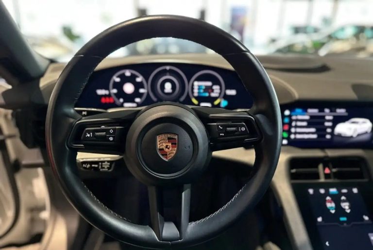 Porsche Taycan Sport Turismo - photo 18