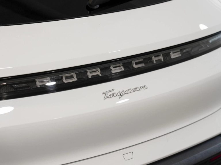 Porsche Taycan Sport Turismo - photo 18