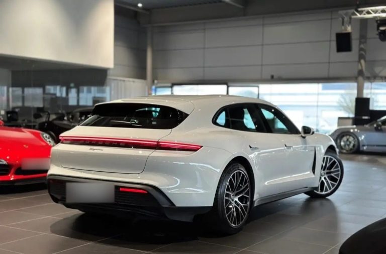 Porsche Taycan Sport Turismo - photo 3