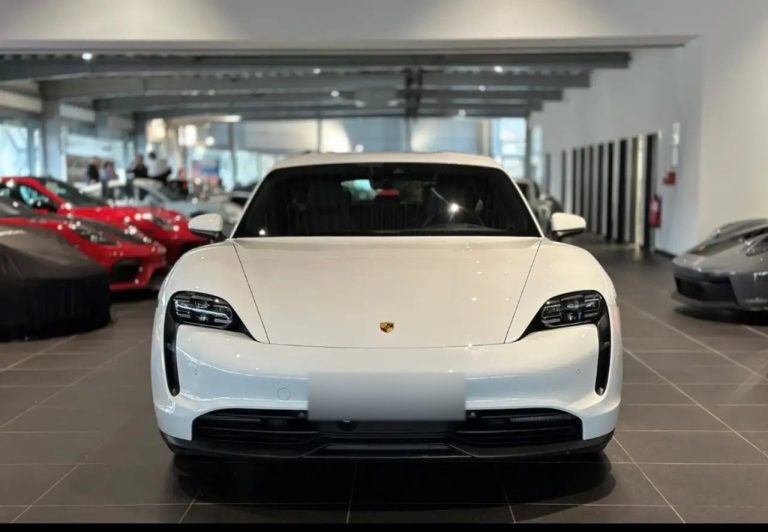 Porsche Taycan Sport Turismo - photo 4
