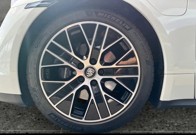 Porsche Taycan Sport Turismo - photo 9