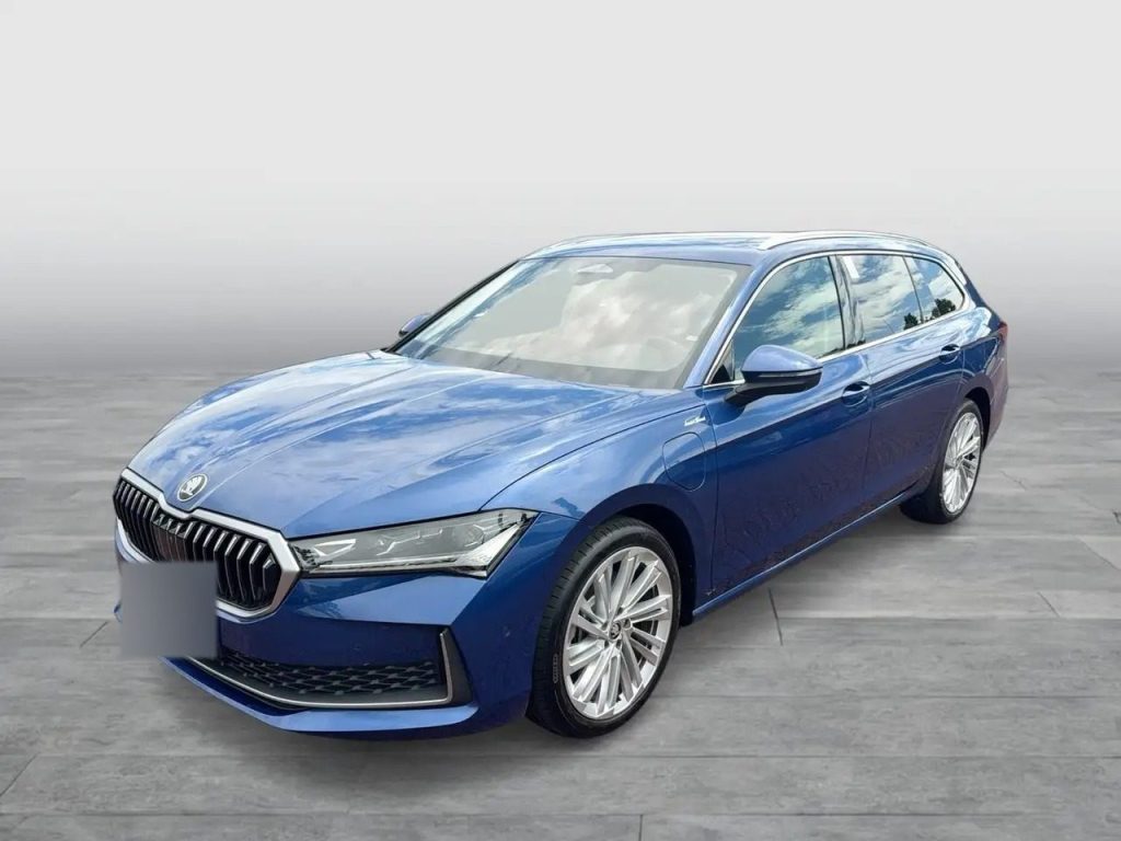 Skoda Superb Combi 1.5 iV Laurin & Klement