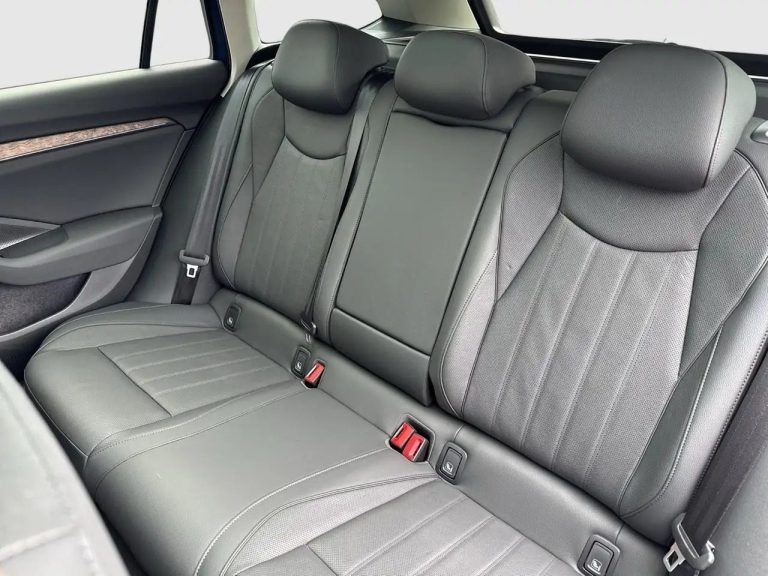 Skoda Superb Combi 1.5 iV Laurin & Klement - photo 7