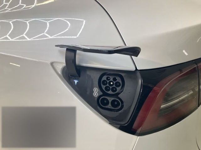 Tesla Model Y Grande Autonomie AWD - photo 15