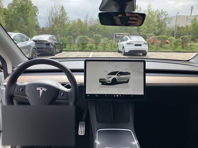 Tesla Model Y Performance - photo 8