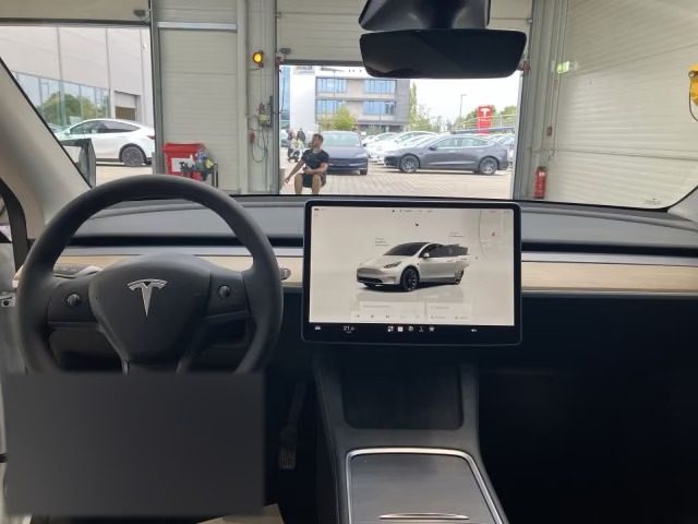 Tesla Model Y Grande Autonomie AWD - photo 8