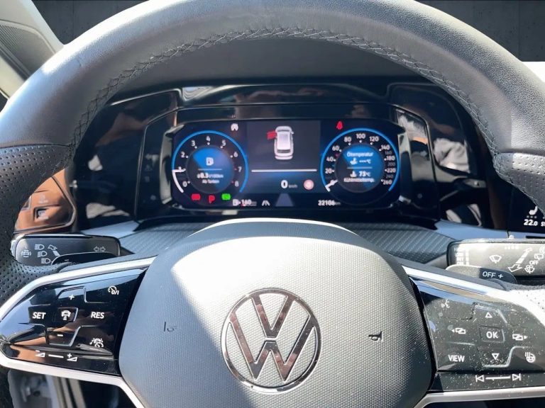 Volkswagen Golf Variant R-Line 1.5 eTSI DSG - photo 11