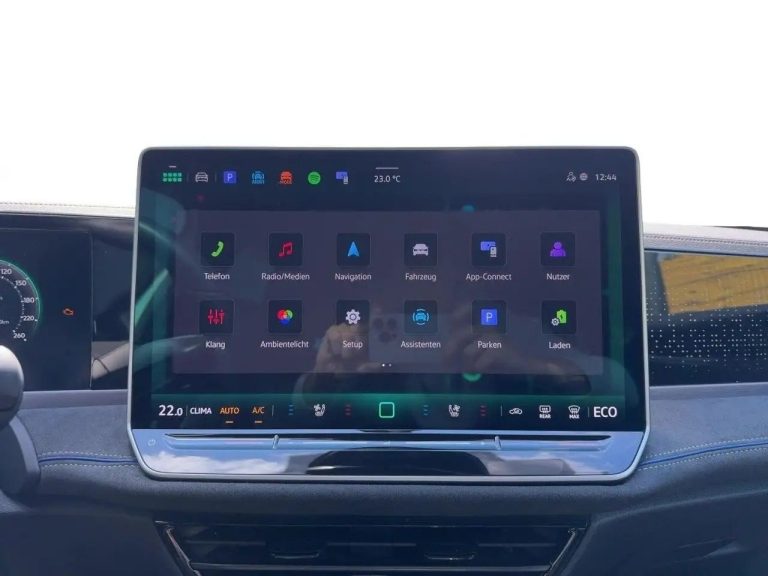 Volkswagen Passat Variant 1.5 eHybrid DSG R-Line - photo 10