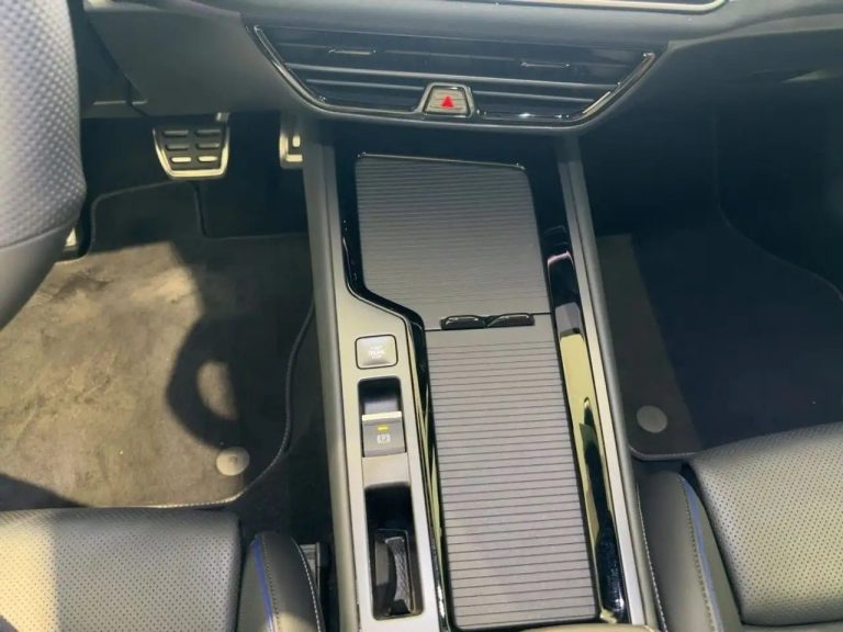 Volkswagen Passat Variant 1.5 eHybrid R-Line DSG - photo 11