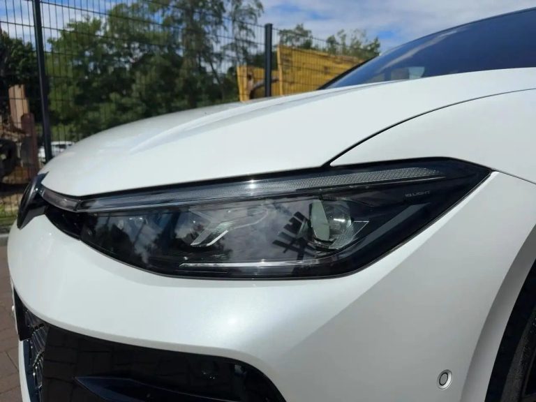 Volkswagen Passat Variant 1.5 eHybrid DSG R-Line - photo 12