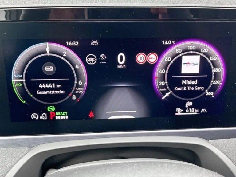 Volkswagen Passat Variant R-Line 1.5 eHybrid DSG - photo 13