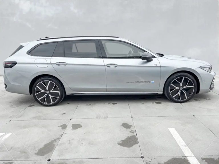 Volkswagen Passat Variant R-Line 1.5 eHybrid DSG - photo 2